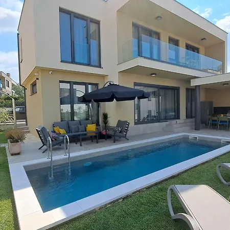 Villa Val By Interhome