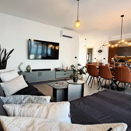 Val By Interhome فيلة