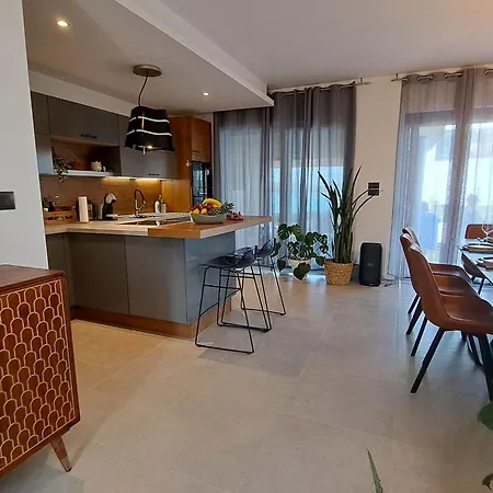 Val By Interhome فيلة بولا