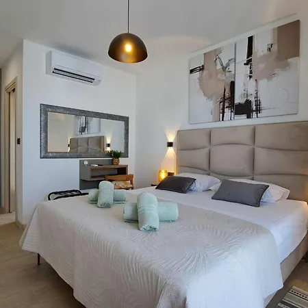 Val By Interhome