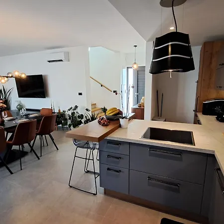 Villa Val By Interhome Pula